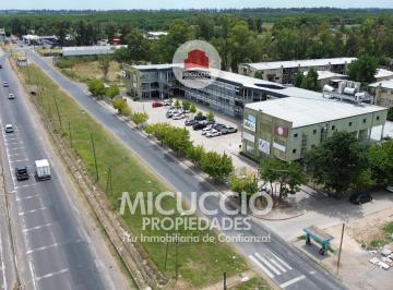 Local comercial · 54m² · 1 Ambiente · 1 Cochera · Local Tipo Oficina con Cochera en Venta | Complejo Verdi 57 | Panamericana Km 57, Pilar.