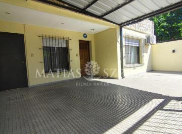 Casa · 243m² · 6 Ambientes · 2 Cocheras · Venta de Casa 6 Ambientes en San Antonio de Padua, Merlo