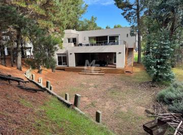 Casa · 193m² · 4 Ambientes · 1 Cochera · Casa en Venta en Costa Esmeralda