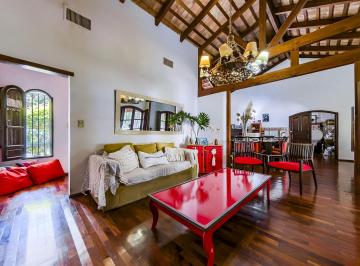 Casa · 1570m² · 10 Ambientes · 3 Cocheras · Casa en Alquiler | Uso Comercial | Villa Belgrano | 476 m² Cubiertos | 1.570 m² de Terreno