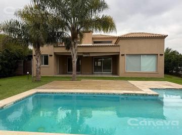 Casa · 190m² · 5 Ambientes · 2 Cocheras · Casa en San Marco