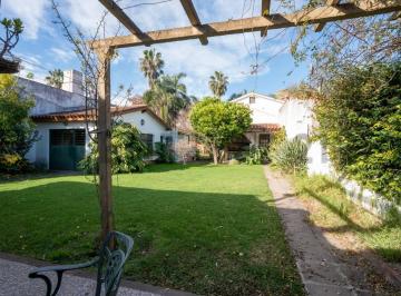 Casa · 220m² · 3 Dormitorios · 1 Cochera · Casa en Venta en City Bell