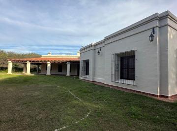 Foto · Alquiler Casa Exclusiva en Housing El Hornero con Piscina, Parque de 4.800 m² y Cochera Doble