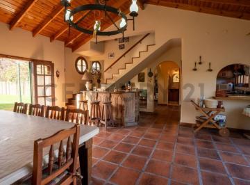 Casa · 95m² · 3 Ambientes · 1 Cochera · Casa en Venta en City Bell - Posibilidad de Ampliar o Subdividir