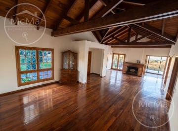 Casa · 1528m² · 4 Dormitorios · Casa en Venta Barrio Las Delicias