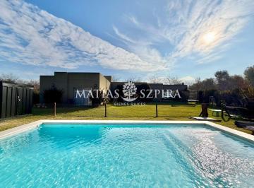 Casa · 200m² · 5 Ambientes · 2 Cocheras · Casa en Alquiler La Cesarina