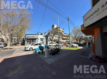 Local comercial · 75m² · 1 Ambiente · Urquiza y Misiones. Local en Esquina Centrica