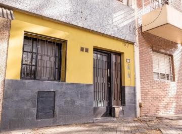 PH · 40m² · 2 Ambientes · Venta PH en Rosario Barrio Lourdes 1 Dormitorio Planta Baja Patio Lavadero Amplio Luminoso Inversion