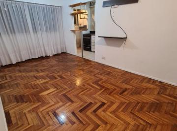 Departamento · 38m² · 2 Ambientes · Alquiler - Impecable 2 Ambientes C/ Parquet Plastificado - Mario Bravo 67, Almagro.