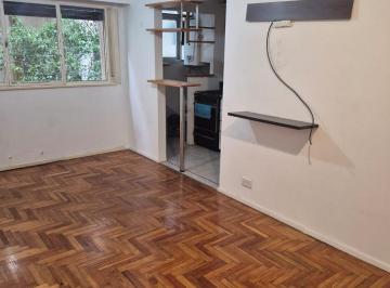 Departamento · 38m² · 2 Ambientes · Alquiler - Impecable 2 Ambientes C/ Parquet Plastificado - Mario Bravo 67, Almagro.