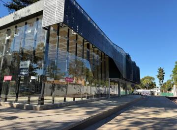 Oficina comercial · 30m² · 1 Cochera · Oficina Alquiler Plaza Aconquija