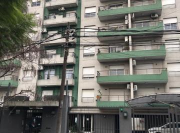 Departamento de 2 ambientes, Morón · Alquiler Departamento Frente Estacion 2 Amb con Cochera