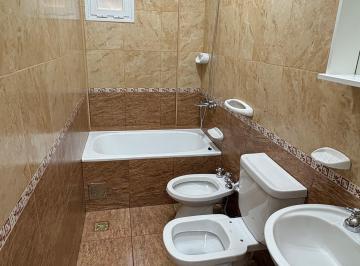 Casa en Alquiler de 2 ambientes Cumelen  · Casa de 2 Dormitorio, Barrio Cumelen