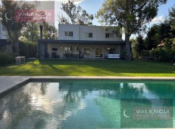 Casa · 255m² · 6 Ambientes · 2 Cocheras · Casa en El Encuentro