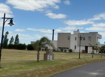 Casa de 5 ambientes, La Plata · Venta de Casa Ubicada en Harás del Sur Partido de La Plata