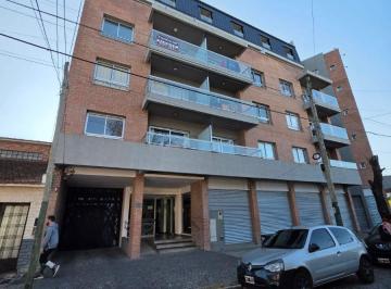 Departamento de 2 ambientes, Almirante Brown · Departamento de Dos Ambientes con Cochera en Alquiler en Jose Marmol