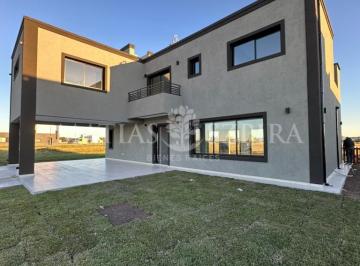Casa · 178m² · 4 Ambientes · Casa en Venta en Canning (Ezeiza)