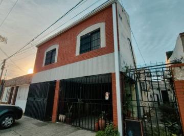 Casa de 5 ambientes, Ciudad de Santa Fe · Amplia Casa 4 Dorm. | Patio Verde | 390 m² | Cochera | Zona Facundo Zuviría