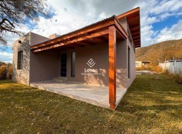 Casa · 65m² · 3 Ambientes · Venta Casa 2 Dorm. con Pileta en Comuna San Roque