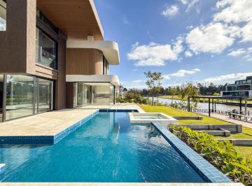 Casa · 450m² · 6 Ambientes · 3 Cocheras · Inteligente Al Río: Domótica, Sistema Vrf y Muelle Propio