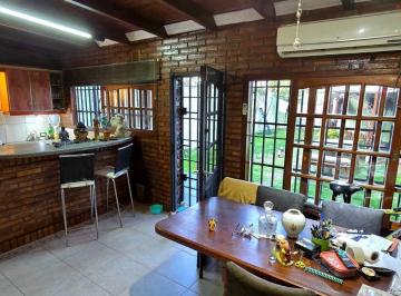 Living Comedor · Casa 3 Dorm. - Barrio La Florida