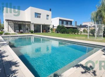 Casa · 175m² · 7 Ambientes · 1 Cochera · Casa en San Gabriel