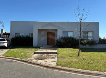 Casa de 4 ambientes, Escobar · Casa en Venta en Ceibos con Pileta | Puertos del Lago