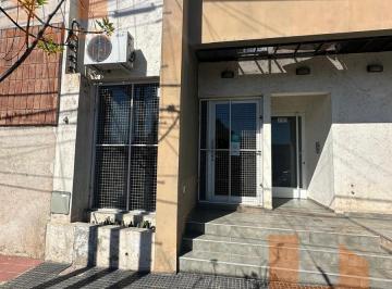 Local comercial · 30m² · 1 Ambiente · Oportunidad! Ideal Para Renta - Facilidades