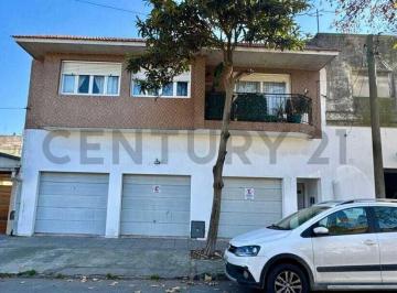 PH · 140m² · 5 Dormitorios · 2 Cocheras · Venta PH en Block La Perla