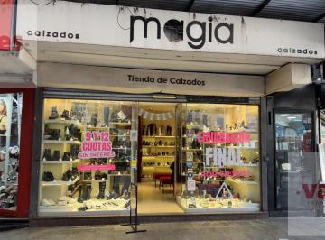 Local comercial · 100m² · Alquiler - Local Sobre Peatonal 9 de Julio Esquina Av Gral. Paz
