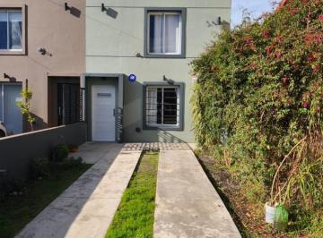 Departamento · 106m² · 3 Ambientes · 2 Cocheras · Duplex 3 Amb con Entrada de Auto, Quincho y Parque - Zona: Caisamar