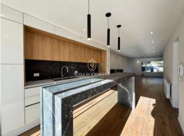 PH · 240m² · 3 Ambientes · 1 Cochera · Chalet en PH de Categoría