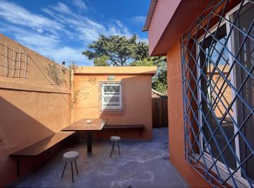 PH · 81m² · 4 Ambientes · San Isidro, PH en Muy Buen Estado en Venta con 2 Dorm., Patio