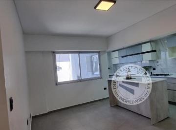 Departamento · 50m² · 3 Ambientes · Excelente Departamento de 3 Amb. Piso Alto en Olivos Centro