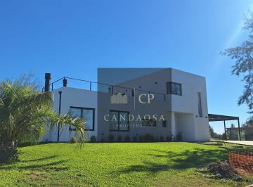 Casa · 186m² · 6 Ambientes · 3 Cocheras · Nev. Casa a La Laguna 6 Ambientes El Naudir Aguas Privadas