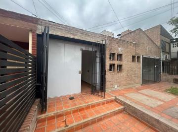 Casa · 98m² · 5 Ambientes · Venta Casa 1 Dormitorio 2 Locales Independientes Sobre Duarte Quiroz