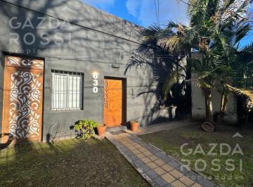 Casa · 79m² · 3 Ambientes · 1 Cochera · Casa en Venta en Adrogué