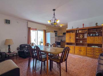 PH · 65m² · 3 Ambientes · PH 3 Ambientes, con Patio y Parrilla, Centro.