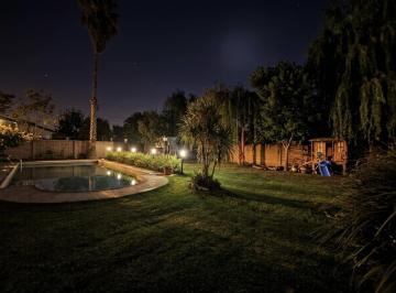 Casa · 350m² · 9 Ambientes · 4 Cocheras · Casa 4 Dorm. + Comodin | Funes - Apto Credito