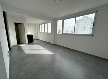 Departamento de 2 ambientes, Avellaneda · Dos Ambientes con Terraza Privada en Alquiler en El Centro de Avellaneda
