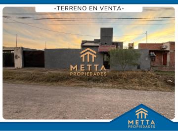 Casa de 4 ambientes, La Silleta · Casa de 800 m² con 3 Dorm. en Venta Los Robles