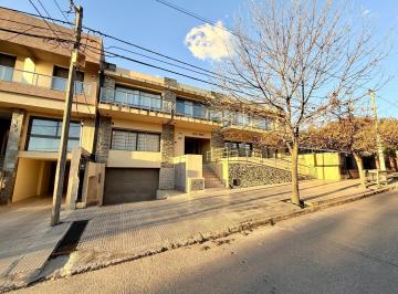 Departamento · 65m² · 2 Ambientes · 1 Cochera · Departamento en Alquiler Anual - Pb con Patio - Cochera - Amenities