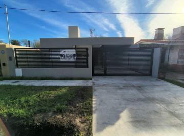 Casa de 4 ambientes, Funes · Casa en Venta de 2 Dorm. en Funes
