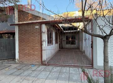 Casa · 100m² · 5 Ambientes · 1 Cochera · Casa en Cipolletti