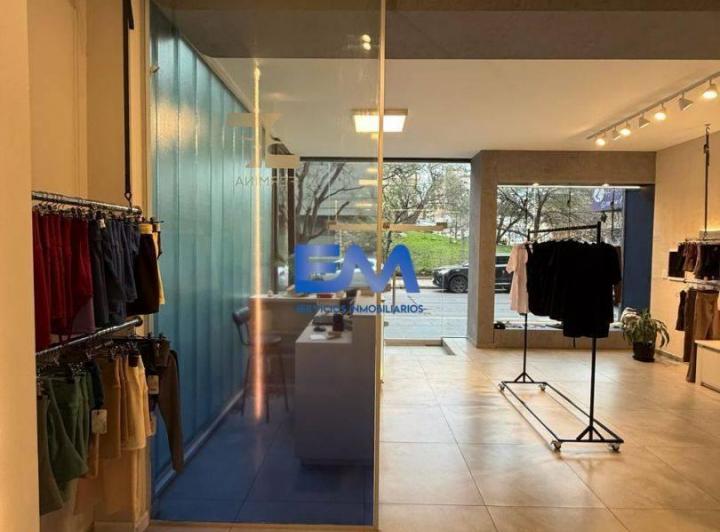 Local comercial · 84m²