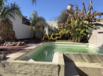 PH · 83m² · 3 Ambientes · 1 Cochera · PH en Venta a m de La Costanera, Villa Carlos Paz