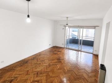 Departamento de 1 ambiente, Parque Centenario · Luminoso 2 Ambientes en Alquiler con Cochera Balconr y Lavadero Independiente