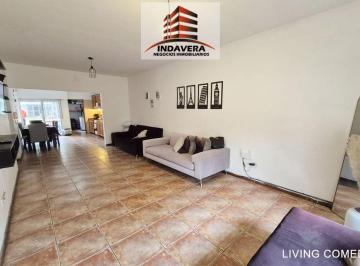 Casa de 3 ambientes, Tres de Febrero · Excelente Casa de 105 m² Sobre Lote de 400 m² - 3 Amb - Caseros