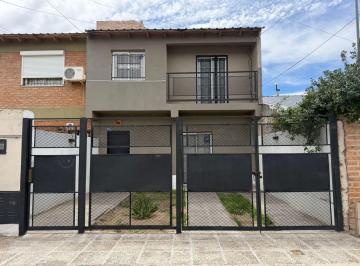Casa · 178m² · 5 Ambientes · 1 Cochera · Casa en Capital