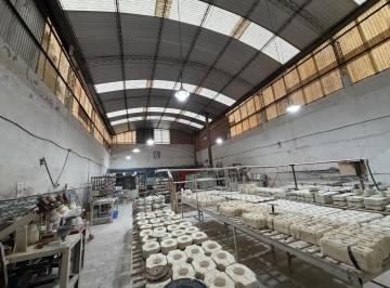 Bodega-Galpón · 200m² · 2 Ambientes · Galpón en Venta - Berazategui